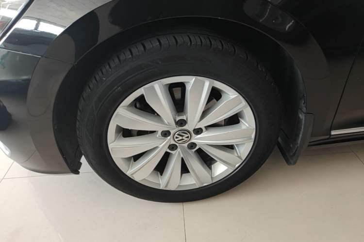 Used Volkswagen Passat 2020 330TSI Elite Edition China VI Left Front Wheel Hub