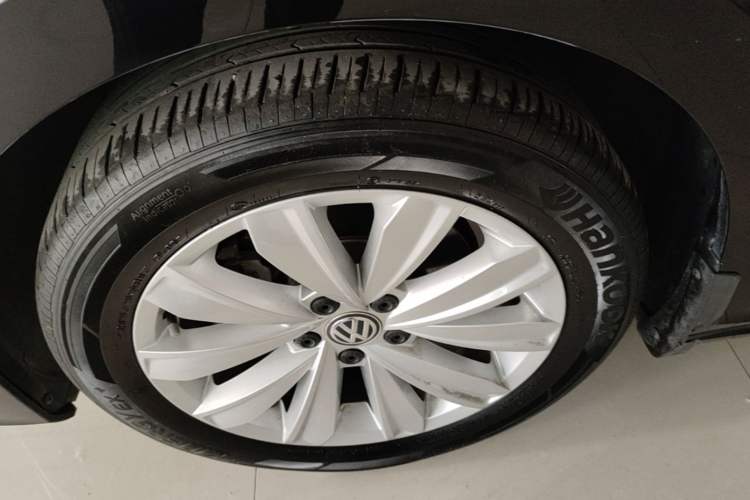 Used Volkswagen Passat 2020 330TSI Elite Edition China VI Left Front Wheel Hub