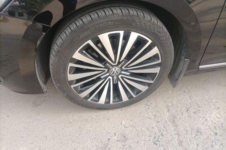 Used Volkswagen Passat 2020 330TSI Luxury Edition China VI Left Front Wheel Hub