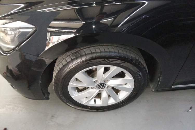 Used Volkswagen Passat 2020 Revised Version 280TSI Business Edition China VI Standard Left Front Wheel Hub