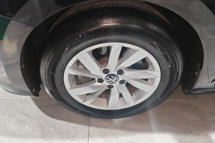 Used Volkswagen Passat 2020 Revised Version 280TSI Business Edition China VI Standard Left Front Wheel Hub