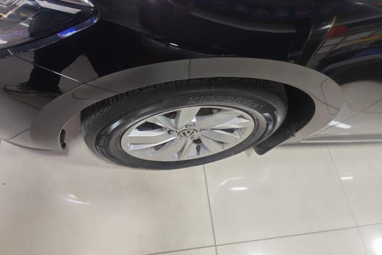 Used Volkswagen Passat 2020 Revised Version 280TSI Business Edition China VI Standard Left Front Wheel Hub