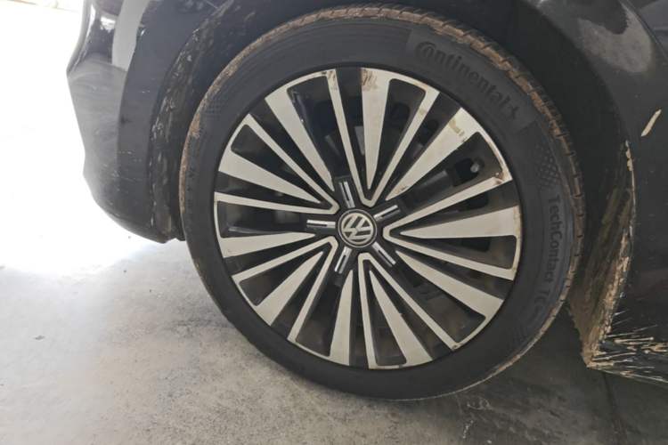 Used Volkswagen Passat 2020 330TSI Luxury Edition China VI Left Front Wheel Hub