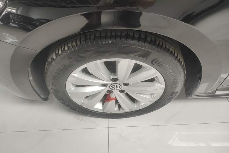 Used Volkswagen Passat 2020 330TSI Elite Edition China VI Left Front Wheel Hub