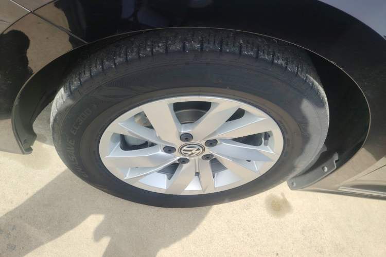 Used Volkswagen Passat 2020 280TSI Business Edition China VI Standard Left Front Wheel Hub