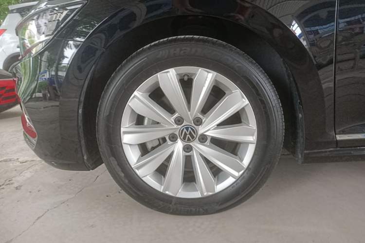 Used Volkswagen Passat 2020 Revised Version 280TSI Elite Edition China VI Standard Left Front Wheel Hub