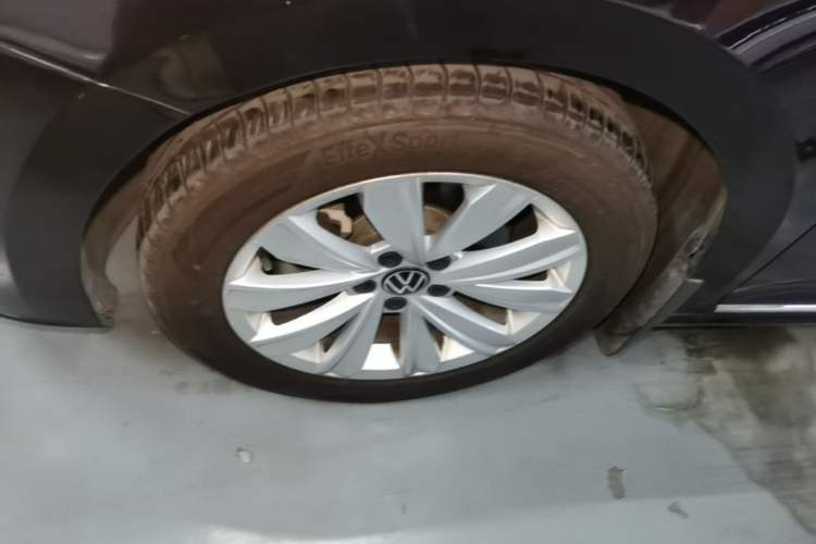 Used Volkswagen Passat 2020 Facelift 330TSI Elite Edition China VI Standard Left Front Wheel Hub