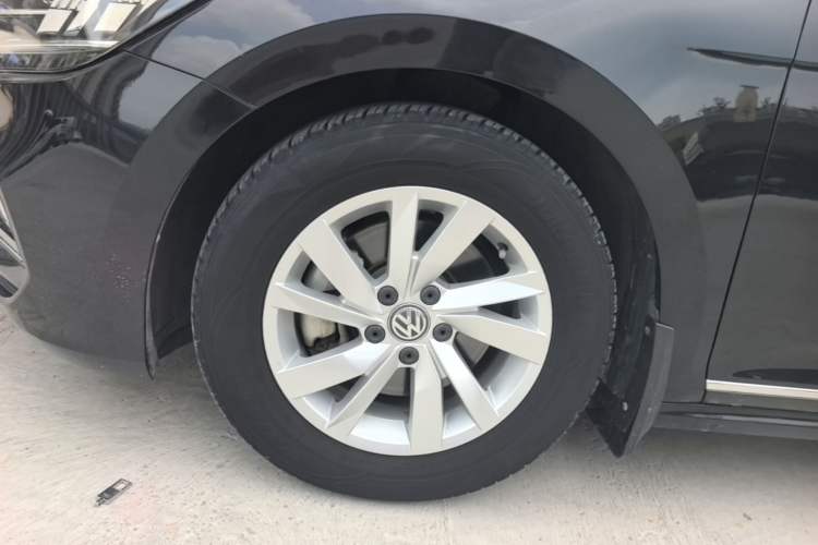 Used Volkswagen Passat 2020 280TSI Business Edition China VI Standard Left Front Wheel Hub