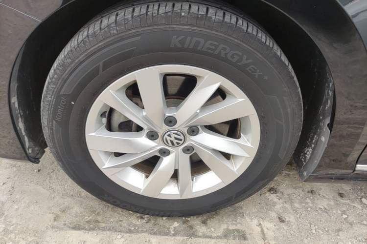 Used Volkswagen Passat 2020 280TSI Business Edition China VI Standard Left Front Wheel Hub