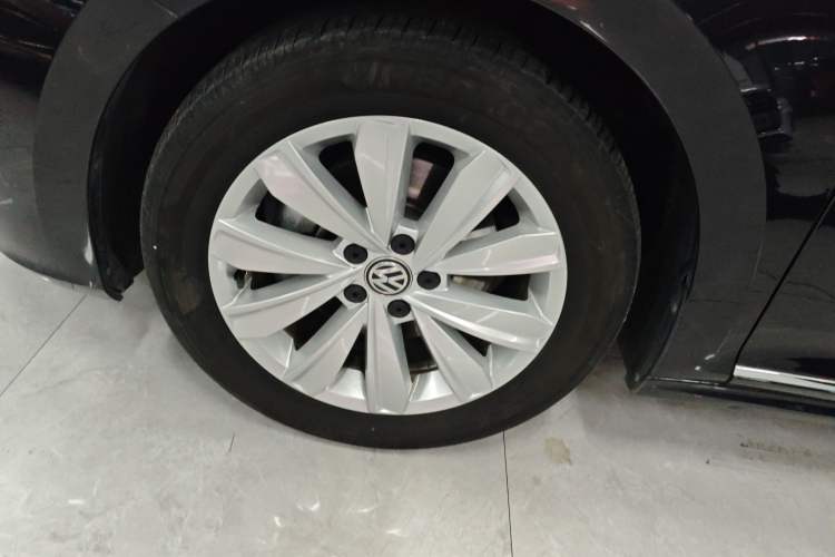 Used Volkswagen Passat 2020 330TSI Elite Edition China VI Left Front Wheel Hub