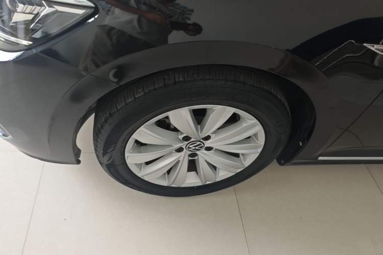 Used Volkswagen Passat 2020 330TSI Elite Edition China VI Left Front Wheel Hub