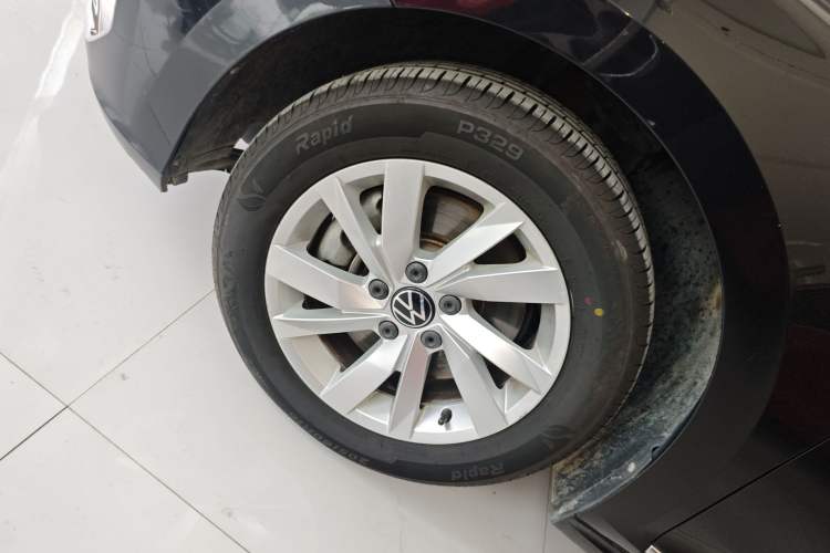 Used Volkswagen Passat 2020 Revised Version 280TSI Business Edition China VI Standard Left Front Wheel Hub