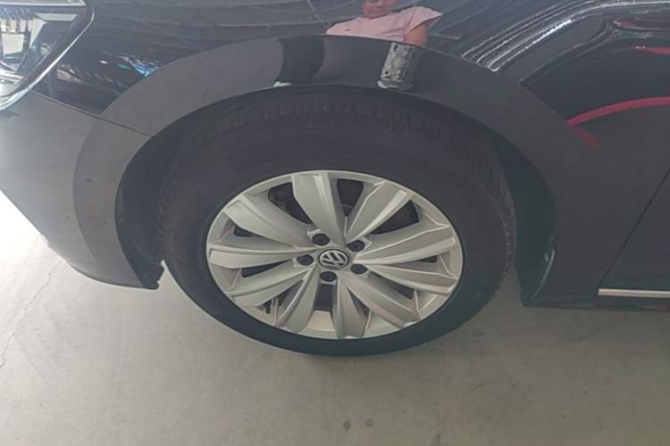Used Volkswagen Passat 2020 330TSI Elite Edition China VI Left Front Wheel Hub