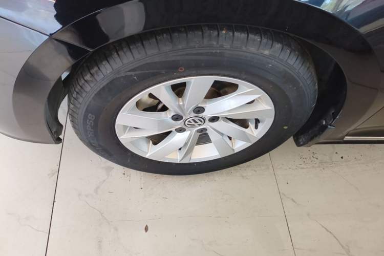 Used Volkswagen Passat 2020 Revised Version 280TSI Business Edition China VI Standard Left Front Wheel Hub