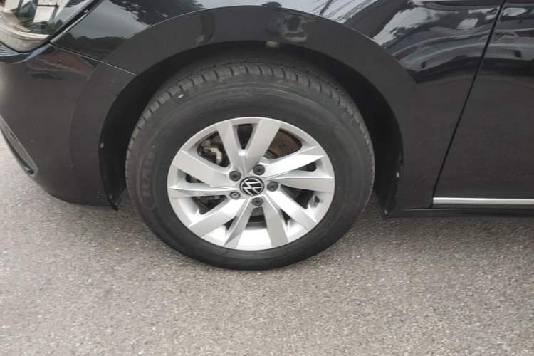 Used Volkswagen Passat 2020 Revised Version 280TSI Business Edition China VI Standard Left Front Wheel Hub