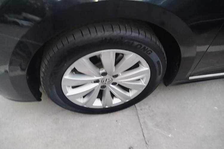 Used Volkswagen Passat 2020 Revised Version 280TSI Elite Edition China VI Standard Left Front Wheel Hub