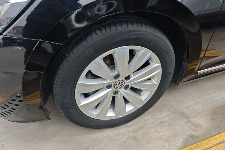 Used Volkswagen Passat 2020 330TSI Elite Edition China VI Left Front Wheel Hub