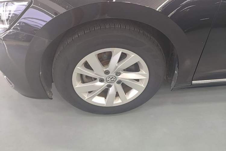 Used Volkswagen Passat 2020 280TSI Business Edition China VI Standard Left Front Wheel Hub