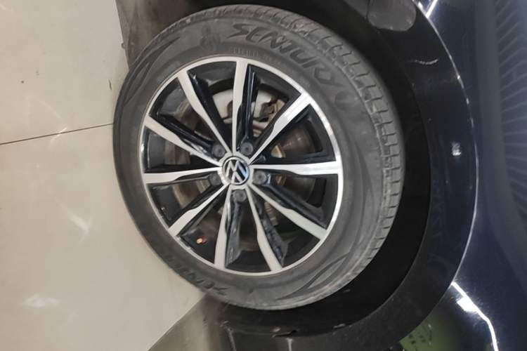 Used Volkswagen Passat 2020 Revised Version 280TSI Elite Edition China VI Standard Left Front Wheel Hub