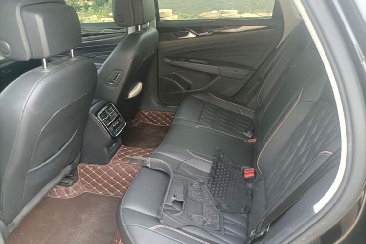 Used Volkswagen Passat 2020 330TSI Luxury Edition China VI Left Rear Seat