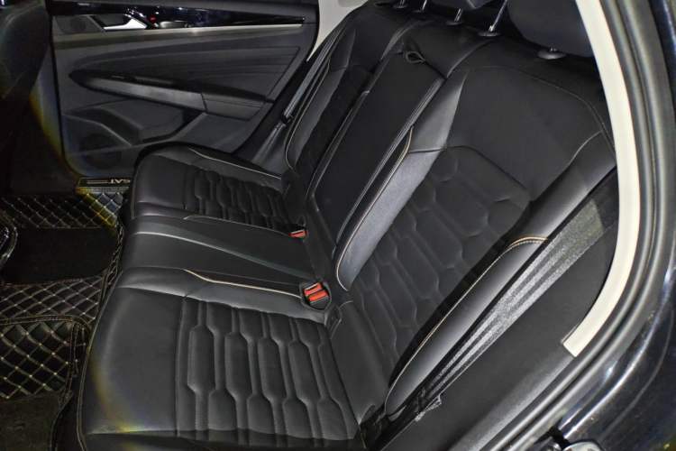 Used Volkswagen Passat 2020 330TSI Elite Edition China VI Left Rear Seat