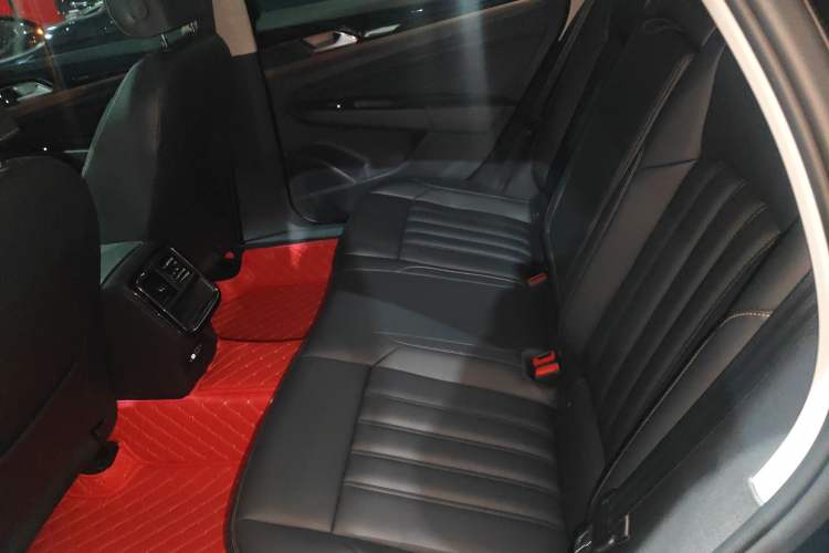 Used Volkswagen Passat 2020 Revised Version 280TSI Business Edition China VI Standard Left Rear Seat
