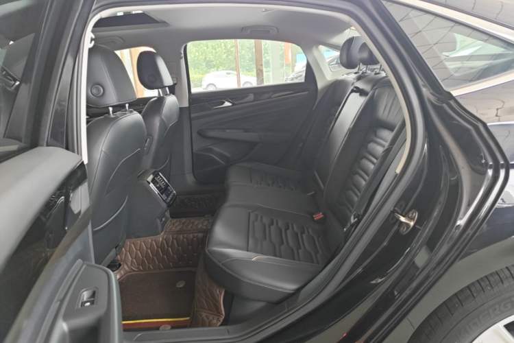 Used Volkswagen Passat 2020 280TSI Elite Edition China VI Standard Left Rear Seat
