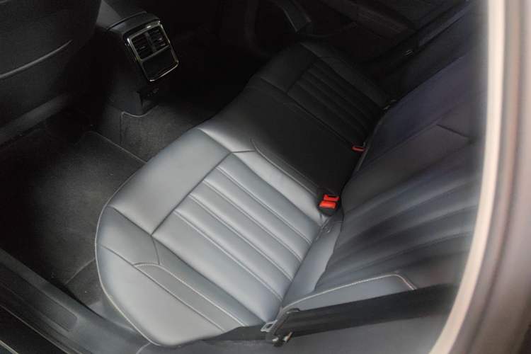 Used Volkswagen Passat 2020 Revised Version 280TSI Business Edition China VI Standard Left Rear Seat