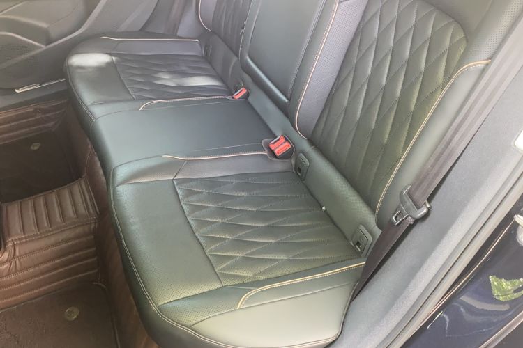 Used Volkswagen Passat 2020 Revised Version 330TSI Luxury Edition China VI Standard Left Rear Seat