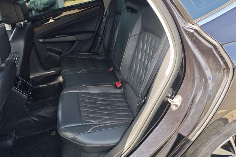 Used Volkswagen Passat 2020 330TSI Luxury Edition China VI Left Rear Seat