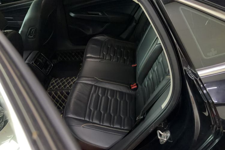 Used Volkswagen Passat 2020 Facelift 330TSI Elite Edition China VI Standard Left Rear Seat