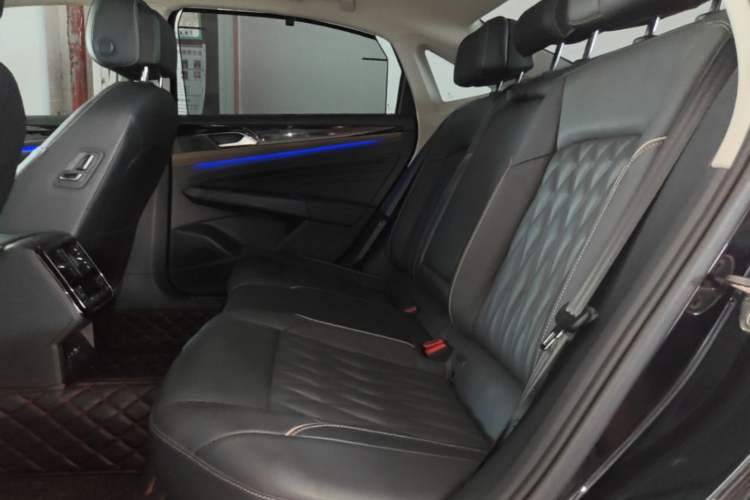 Used Volkswagen Passat 2020 330TSI Luxury Edition China VI Left Rear Seat