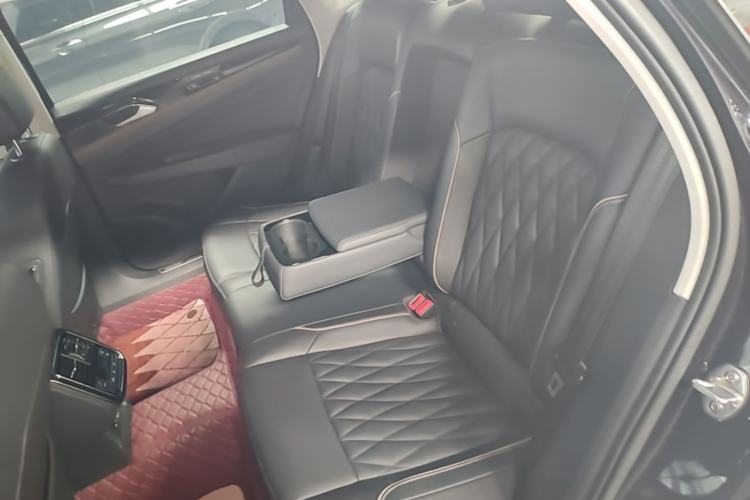 Used Volkswagen Passat 2020 Revised Version 330TSI Luxury Edition China VI Standard Left Rear Seat