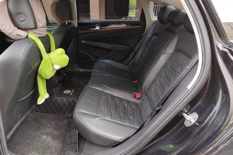 Used Volkswagen Passat 2020 330TSI Elite Edition China VI Left Rear Seat
