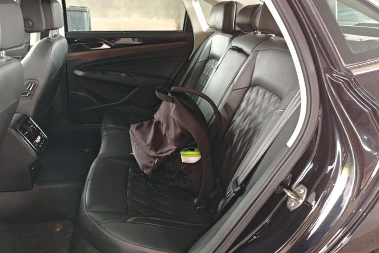 Used Volkswagen Passat 2020 330TSI Luxury Edition China VI Left Rear Seat