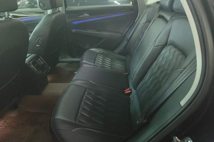 Used Volkswagen Passat 2020 Revised Version 330TSI Luxury Edition China VI Standard Left Rear Seat