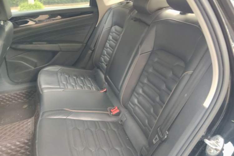 Used Volkswagen Passat 2020 330TSI Elite Edition China VI Left Rear Seat