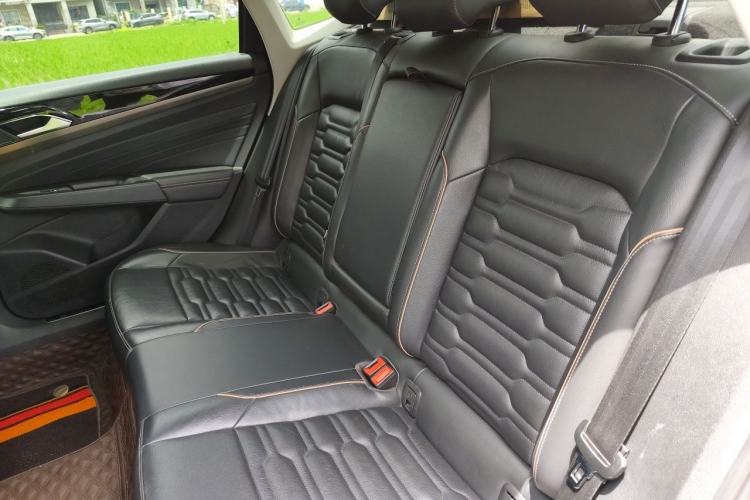 Used Volkswagen Passat 2020 330TSI Elite Edition China VI Left Rear Seat