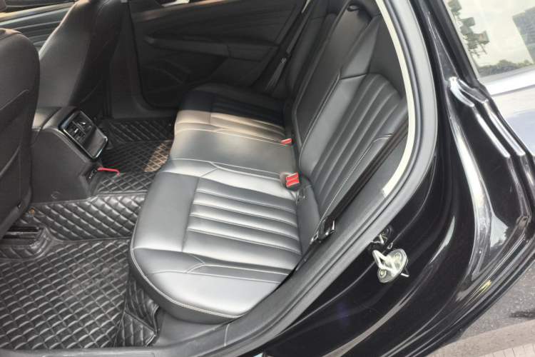 Used Volkswagen Passat 2020 Revised Version 280TSI Business Edition China VI Standard Left Rear Seat