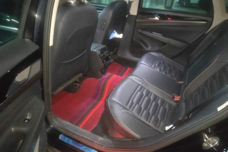 Used Volkswagen Passat 2020 330TSI Elite Edition China VI Left Rear Seat