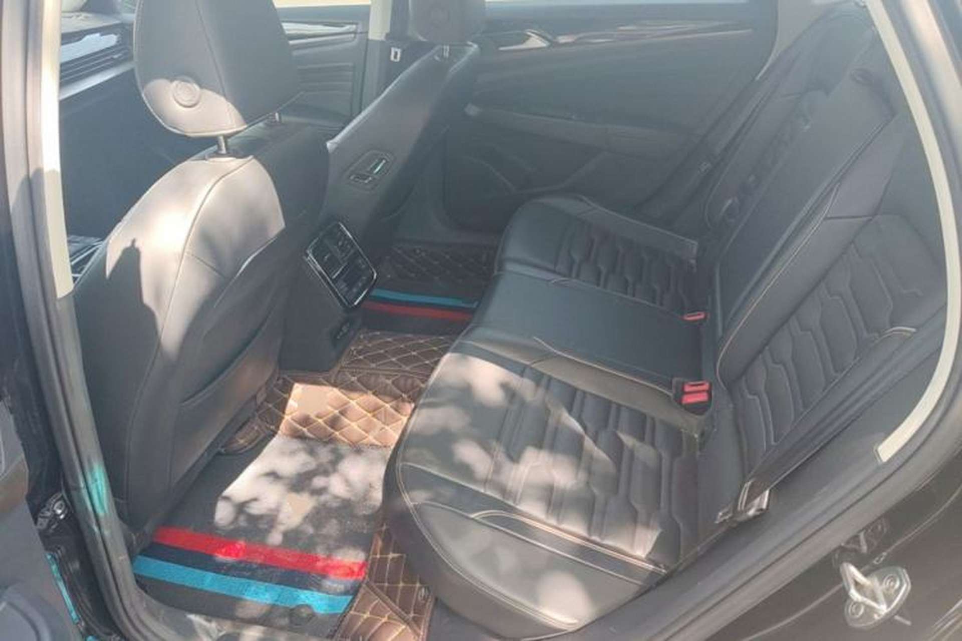 Used Volkswagen Passat 2020 330TSI Elite Edition China VI Left Rear Seat