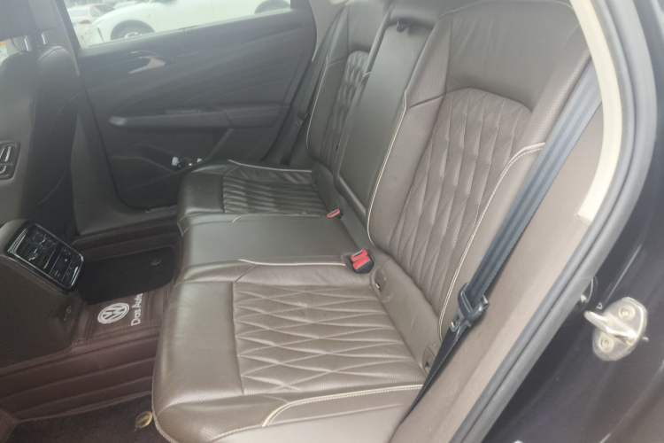 Used Volkswagen Passat 2020 330TSI Luxury Edition China VI Left Rear Seat