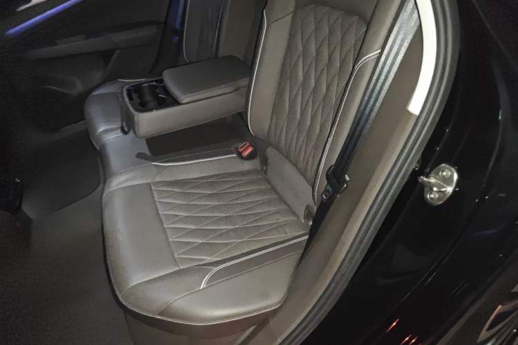 Used Volkswagen Passat 2020 330TSI Luxury Edition China VI Left Rear Seat