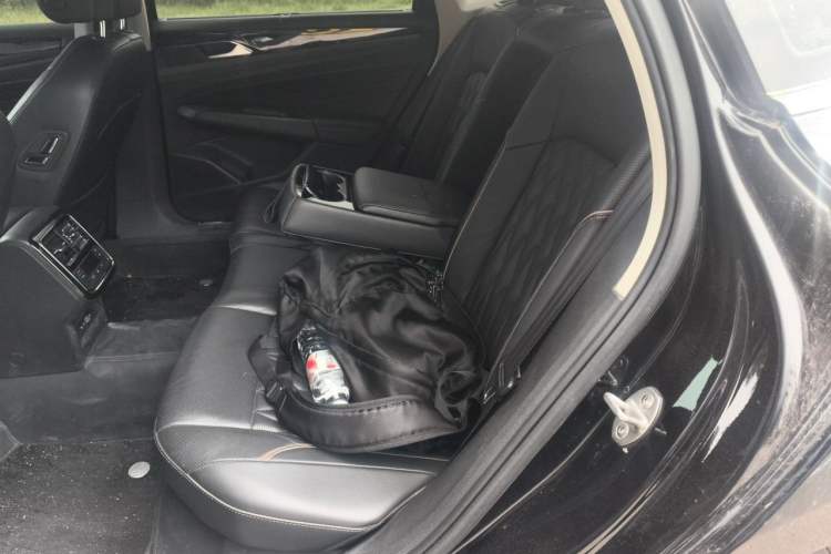 Used Volkswagen Passat 2020 330TSI Luxury Edition China VI Left Rear Seat