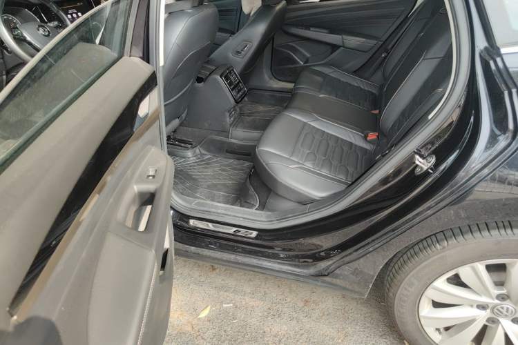Used Volkswagen Passat 2020 330TSI Elite Edition China VI Left Rear Seat