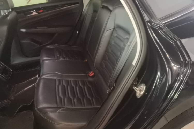 Used Volkswagen Passat 2020 Facelift 330TSI Elite Edition China VI Standard Left Rear Seat