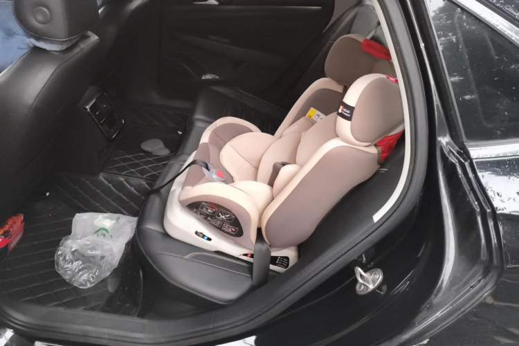 Used Volkswagen Passat 2020 330TSI Elite Edition China VI Left Rear Seat