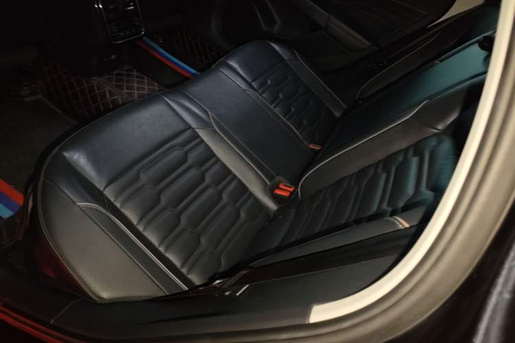 Used Volkswagen Passat 2020 330TSI Elite Edition China VI Left Rear Seat