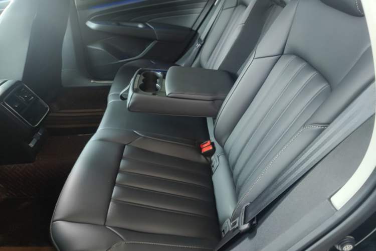 Used Volkswagen Passat 2020 Revised Version 280TSI Business Edition China VI Standard Left Rear Seat