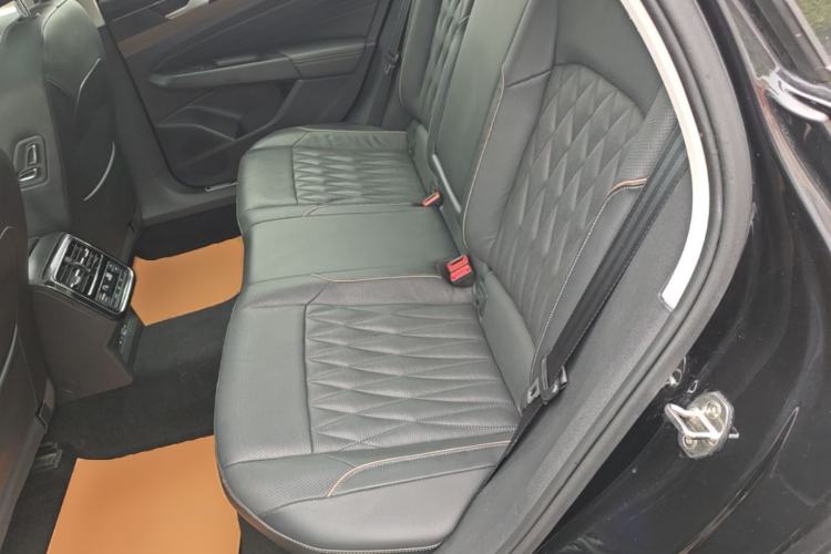 Used Volkswagen Passat 2020 330TSI Luxury Edition China VI Left Rear Seat